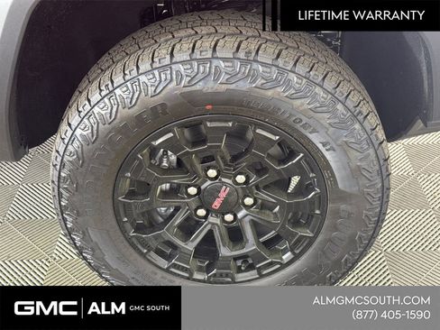 New 2026 GMC Canyon Elevation w/ Convenience Package image 14