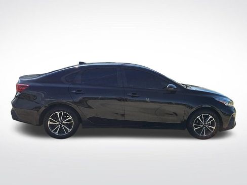 Used 2022 Kia Forte LXS FWD image 9