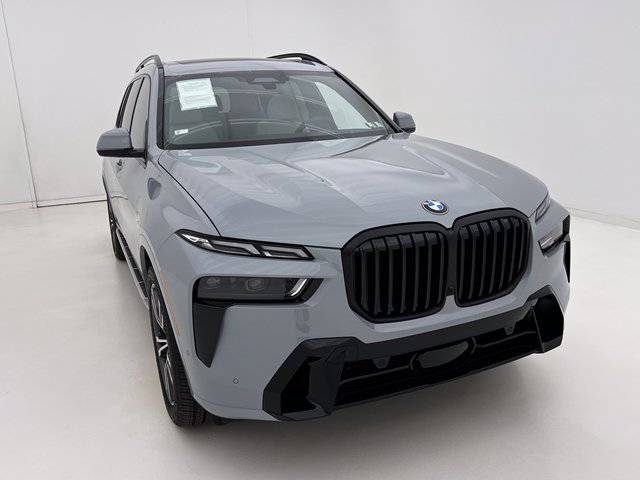 Certified 2027 BMW X7 xDrive40i w/ M Sport Package AWD/4WD image 3