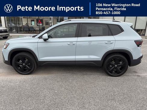 New 2025 Volkswagen Taos SEL image 1