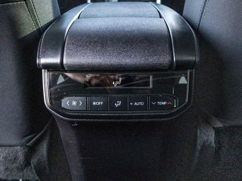 Used 2023 Toyota Highlander LE image 22