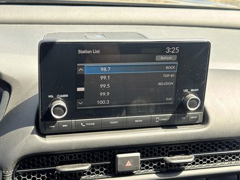 Used 2023 Honda HR-V LX image 11