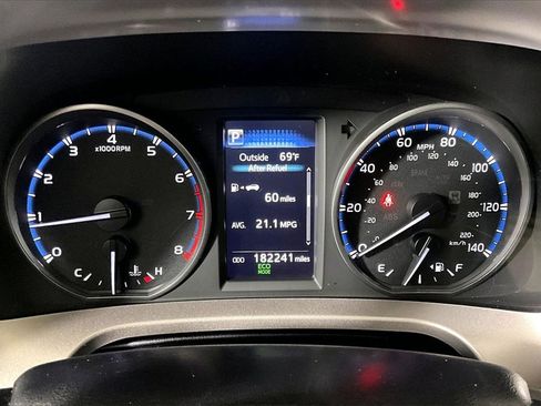 Used 2018 Toyota RAV4 LE image 16