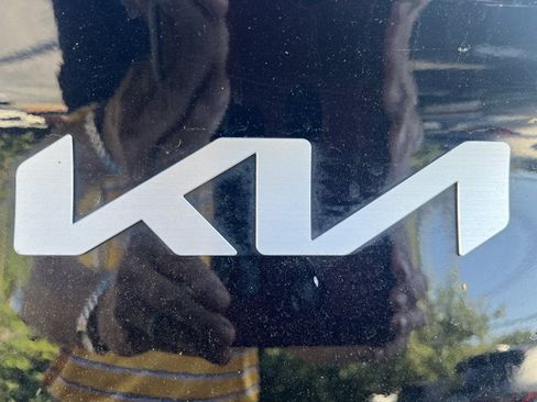 Certified 2025 Kia Sportage EX FWD image 10