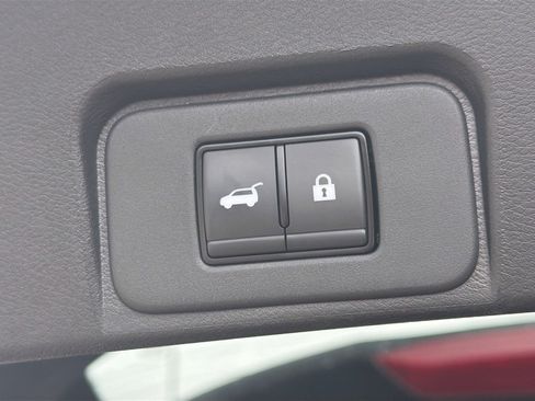 Used 2025 Nissan Rogue SV AWD/4WD image 29