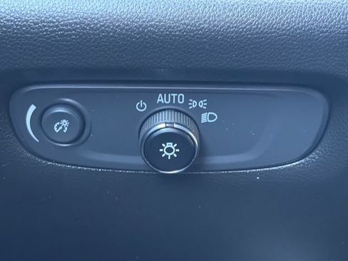 Used 2022 Chevrolet Traverse LT AWD/4WD image 59