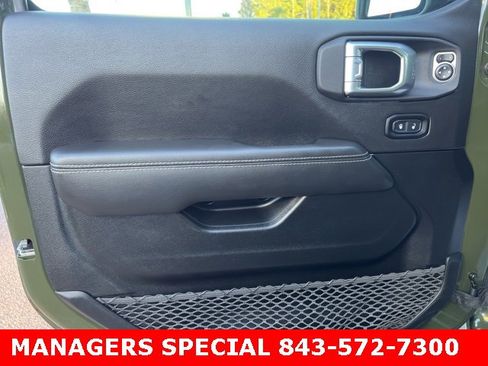 Used 2021 Jeep Wrangler Unlimited Sahara image 22