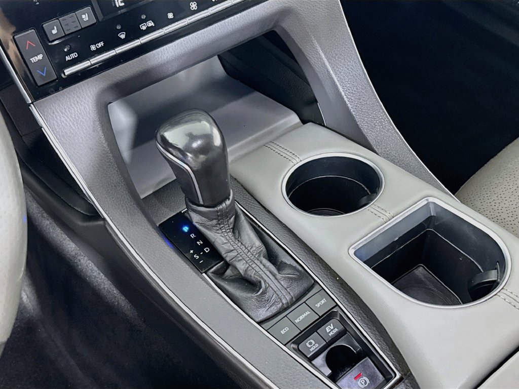 Used 2020 Toyota Avalon Limited w/ Advanced Safety Package FWD image 17