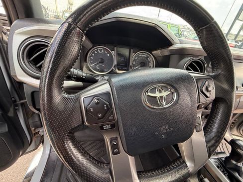 Used 2019 Toyota Tacoma SR image 25