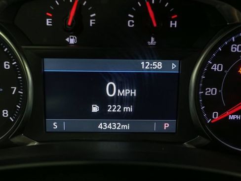 Used 2024 GMC Terrain SLT AWD/4WD image 32