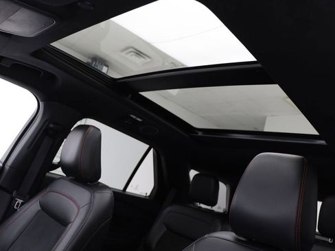 Used 2022 Ford Explorer ST-Line w/ Class IV Trailer Tow Package image 16