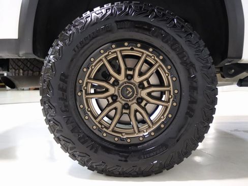 Used 2023 GMC Canyon AT4X image 82