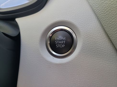 Certified 2025 Toyota Corolla SE w/ Convenience Package image 26