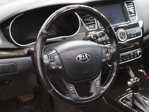 Used 2014 Kia Cadenza Premium w/ Luxury Package FWD image 15