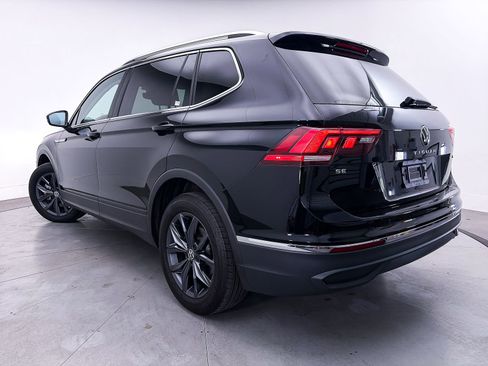 Used 2023 Volkswagen Tiguan SE AWD/4WD image 2