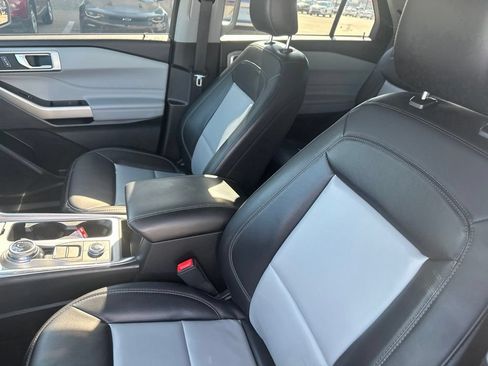 Used 2023 Ford Explorer XLT w/ Equipment Group 202A AWD/4WD image 3