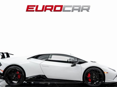 Used 2018 Lamborghini Huracan Performante image 6