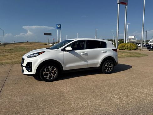Used 2022 Kia Sportage LX FWD image 1