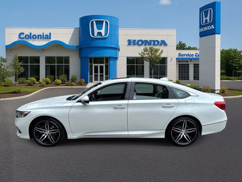 Used 2022 Honda Accord Touring image 3