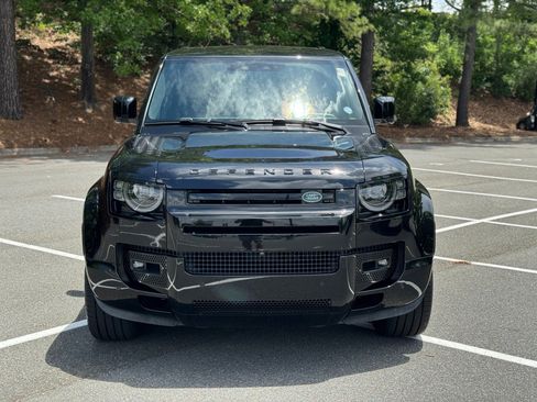 Used 2025 Land Rover Defender 130 V8 AWD/4WD image 2