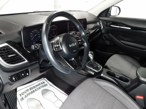 Used 2024 Kia Seltos S image 12