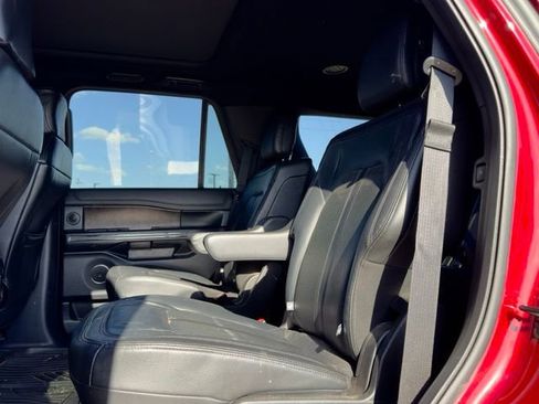 Used 2018 Ford Expedition Limited w/ Equipment Group 301A RWD image 17
