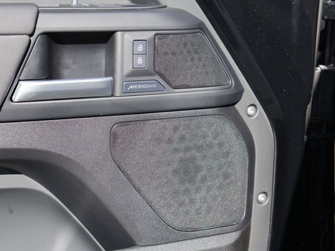 Used 2025 Land Rover Defender 110 S AWD/4WD image 15