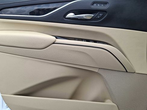 Used 2021 Cadillac Escalade Premium Luxury w/ Performance Package image 13