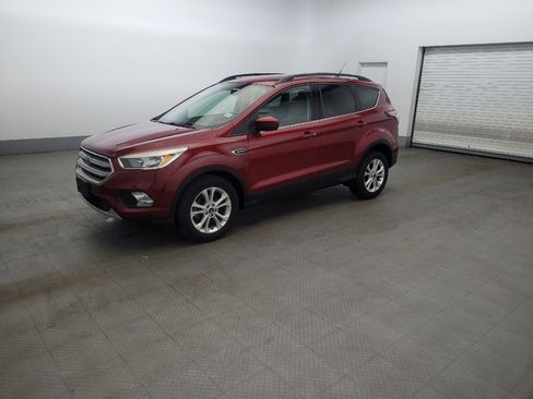 Used 2018 Ford Escape SE w/ SE Sync 3 Package FWD image 2