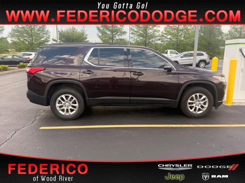 Used 2020 Chevrolet Traverse LT FWD image 1
