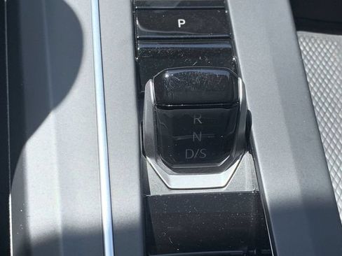 Used 2022 Volkswagen Golf R AWD/4WD image 25