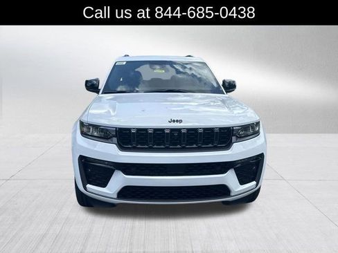 New 2026 Jeep Grand Cherokee Limited AWD/4WD image 2