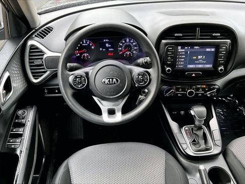 Used 2020 Kia Soul LX FWD image 6