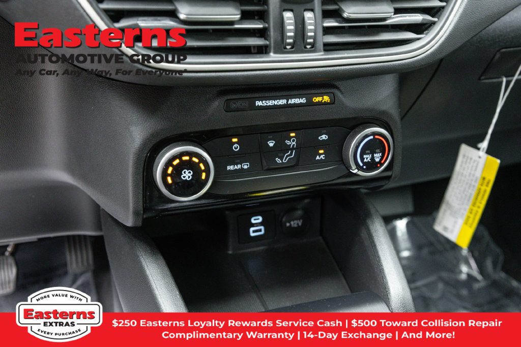 Used 2022 Ford Escape SE FWD image 21