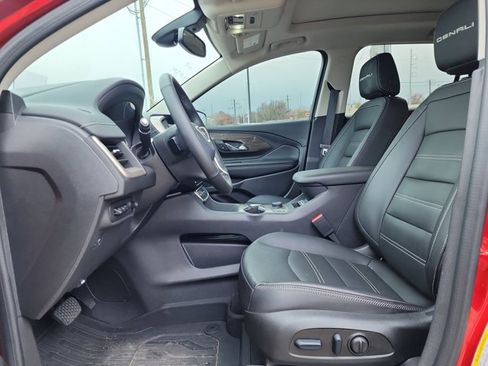 Used 2024 GMC Terrain Denali w/ Denali Premium Package image 10