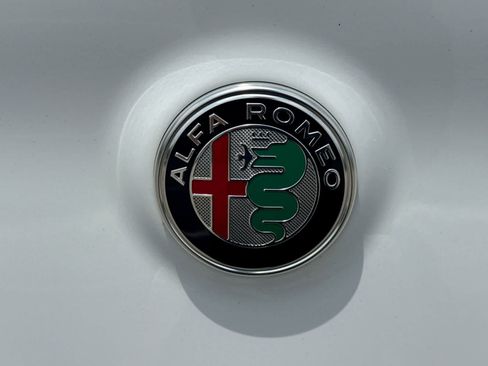 Used 2024 Alfa Romeo Stelvio Veloce AWD/4WD image 18