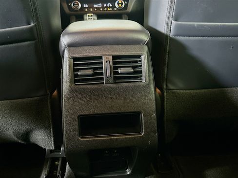 Used 2024 Mitsubishi Outlander SE image 28