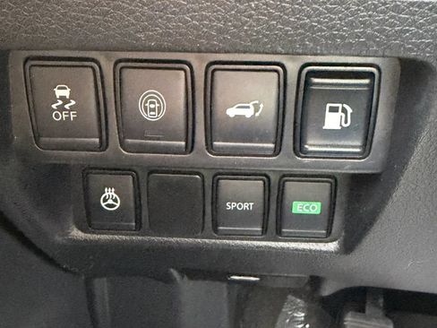 Used 2018 Nissan Rogue SL FWD image 27