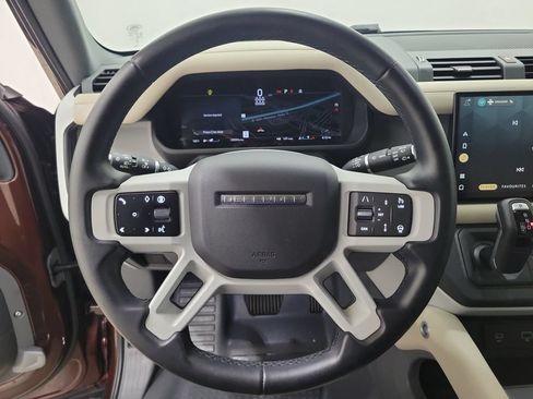 Used 2024 Land Rover Defender 130 X-Dynamic SE AWD/4WD image 22