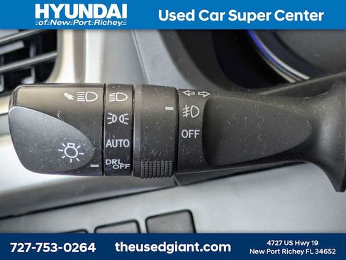 Used 2019 Toyota Highlander XLE AWD/4WD image 35