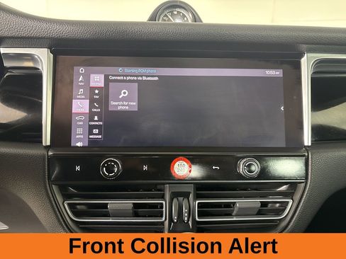 Used 2022 Porsche Macan w/ Premium Package Plus image 17