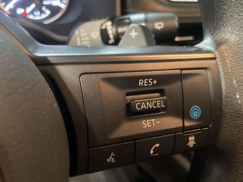 Used 2024 Nissan Rogue SV image 27