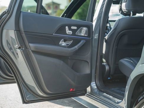 New 2026 Mercedes-Benz GLS 450 4MATIC image 39