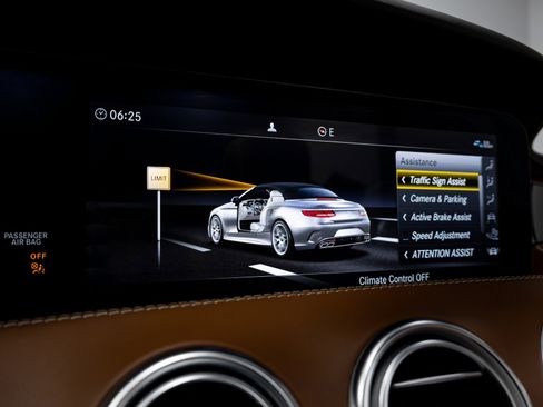 Used 2019 Mercedes-Benz S 63 AMG 4MATIC Cabriolet w/ Driver Assistance Package image 72