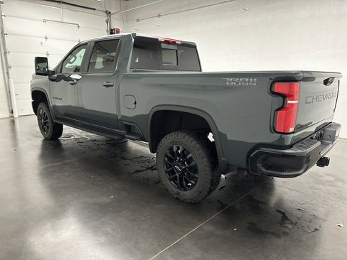 Used 2025 Chevrolet Silverado 2500 LT w/ Trail Boss Package image 7