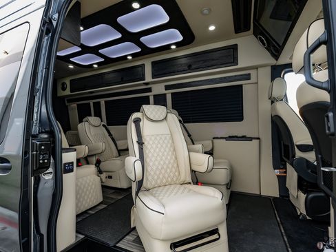 Used 2025 Mercedes-Benz Sprinter 3500 image 65