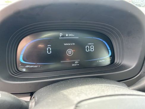 Used 2025 Hyundai Venue SEL FWD image 9
