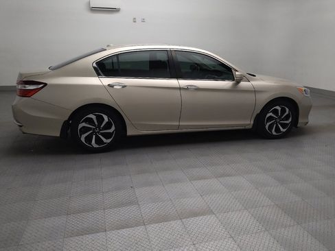 Used 2017 Honda Accord EX image 10