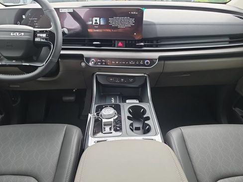 New 2027 Kia Carnival SX FWD image 15