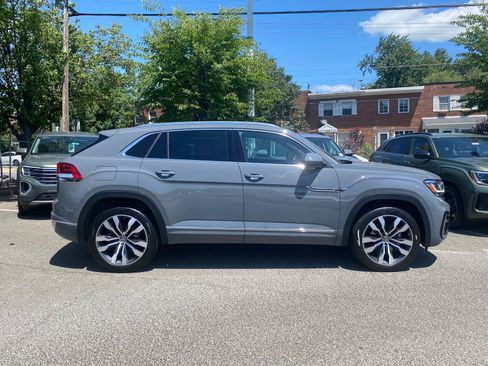 Certified 2023 Volkswagen Atlas Cross Sport SEL Premium R-Line AWD/4WD image 2